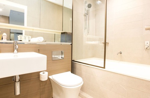 Parramatta Apartment | Stylish Unit with Balcony View near River and Park