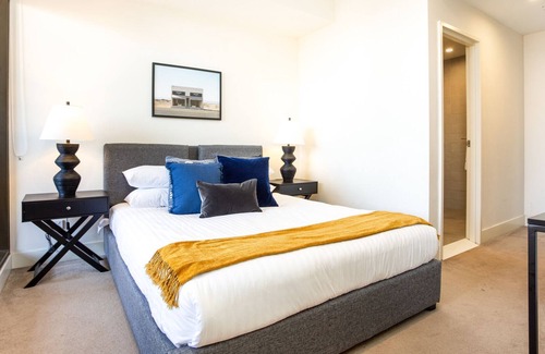 Parramatta Apartment | Stylish Unit with Balcony View near River and Park