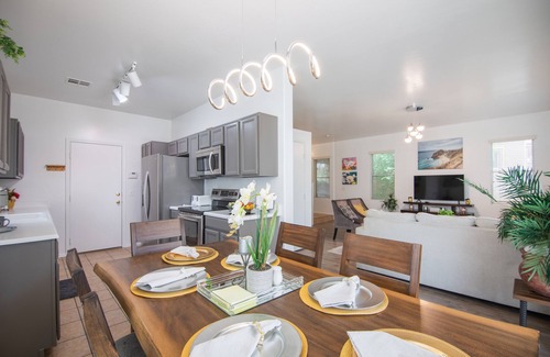Laveen Village House | Budget-Friendly Stylish Vacation Home in Phoenix - Rated 10/10