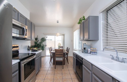Laveen Village House | Budget-Friendly Stylish Vacation Home in Phoenix - Rated 10/10