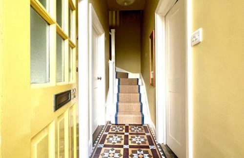 Frome House | Elegant Victorian Home - Perfect for Family Getaways