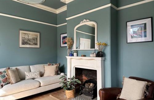 Frome House | Elegant Victorian Home - Perfect for Family Getaways