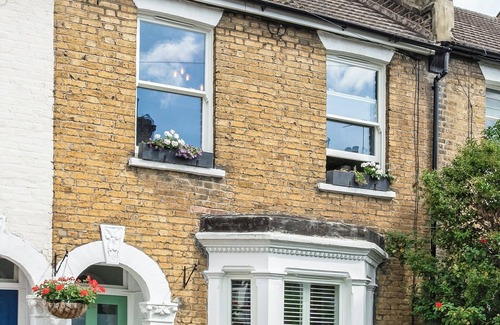 Camberwell House | Stylish Victorian London Terrace House, South London - Excellent transport links