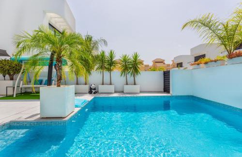 San Fulgencio Villa | Trendy Villa 2018 with Pool and Oceanfront Views