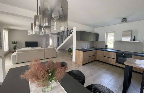 Tar-Vabriga Villa | Inviting Villa for 8 with Pool and Ocean Views in Tar-Vabriga