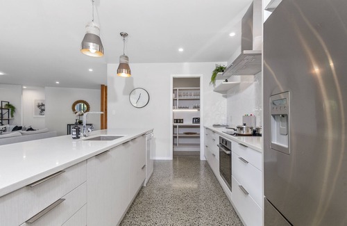 Matakana House | Delightful Villa Getaway - Matakana Holiday Home Awaits