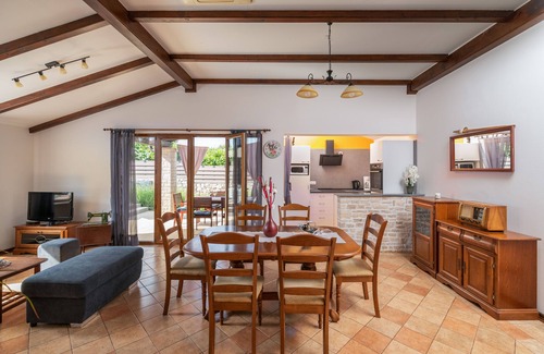 Segotici House | Stylish Villa with Pool and Ocean Views, Rated 10/10