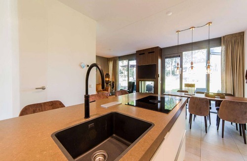 Maastricht House | Elegant Villa 4km from Maastricht with Pet-Friendly Amenities