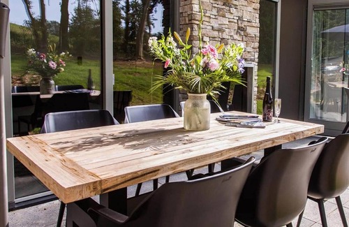 Maastricht House | Elegant Villa 4km from Maastricht with Pet-Friendly Amenities