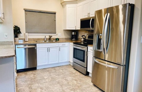 Santa Clara Condo | Modern Retreat with Balcony in Prime Location, Pet Friendly