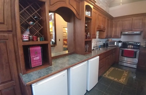 Wamego Apartment | Stylish Wamego condo!