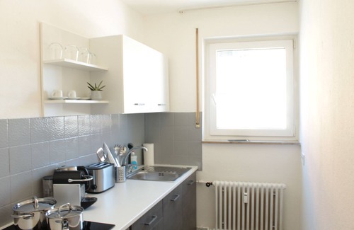 Holzgerlingen Apartment | Trendy Retreat with Balcony, Kitchen & Netflix Access