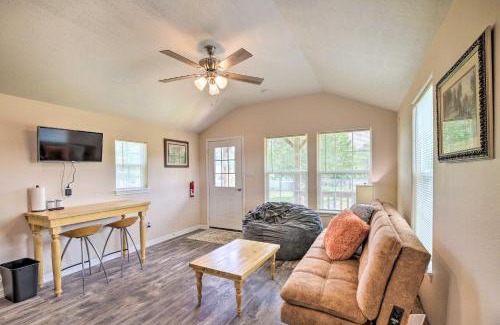 Woodville House | Inviting Woodville Cabin with Fishing Dock & Pet Friendly!
