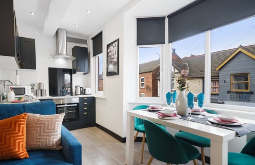 Castleford Apartment | Discover a Stylish Gem in Yorkshire with Family-Friendly Amenities