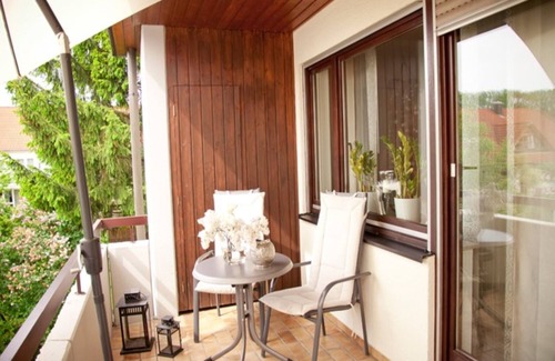 Fischbach Apartment | Beautiful Apartment with Balcony & Lake View - Guest Rated 10/10