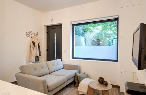 Haringrode Apartment | Stylishly Furnished Private Home Near Vibrant Attractions