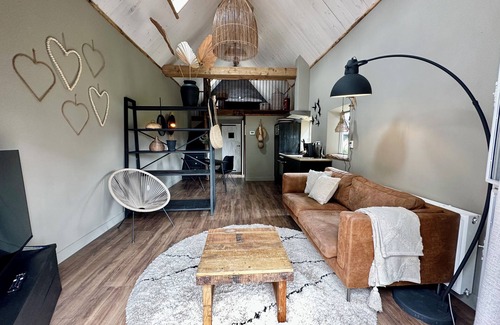 Limmen House | Chic Oceanfront Apartment with Pool & Breakfast Included