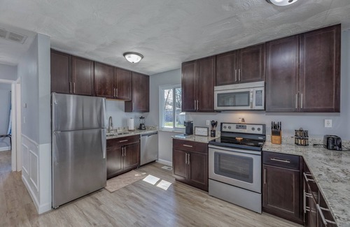 Indianapolis House | Stylishly Renovated 3BR Conveniently Located - Butler, Marion, BRIPP & Downtown