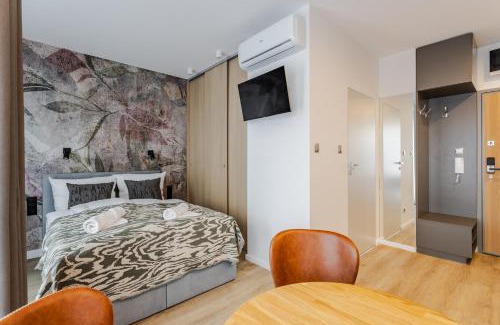 Jezyce Apartment | Discover Very Berry - Pet Friendly with 24h Self Check-In