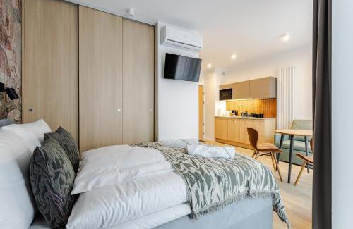 Jezyce Apartment | Discover Very Berry - Pet Friendly with 24h Self Check-In