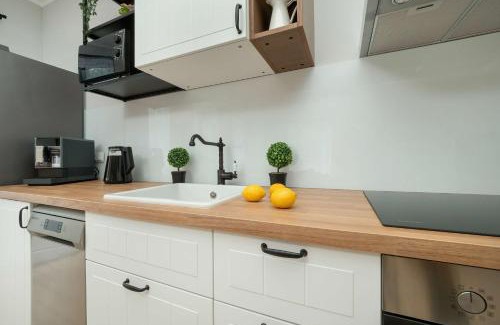 Baluty Apartment | Stylowy Apartament z Parkingiem Łódź by Noclegi Renters