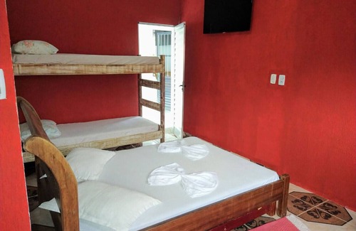 Bairro da Enseada Bed & Breakfast | Cozy Suite with Free WiFi, Steps from Caraguatatuba Beach