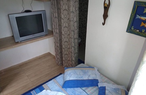 Bairro da Enseada Bed & Breakfast | Accessible Suite in Caraguá with Pool, WiFi & Steps to Beach