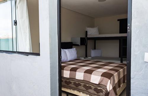Jardim Aruan Bed & Breakfast | Relaxing Suite at Praia do Indaiá with Pool & Spa Access