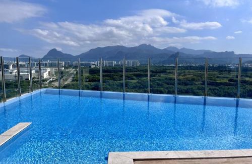 Jacarepagua Apartment | Suíte com jardim e piscina na Barra RJ