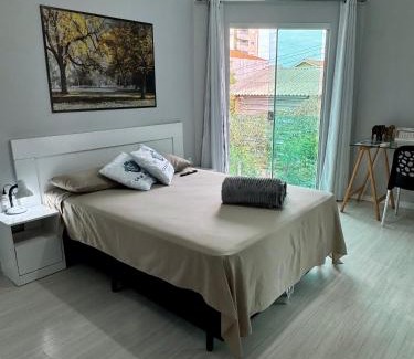 Capoeiras House | Cozy Private Room with Air Conditioning - Pet Friendly Stay