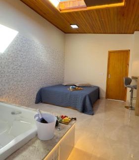 Piratuba House | Unique Suíte dos Sonhos: Romantic Getaway with Hot Tub
