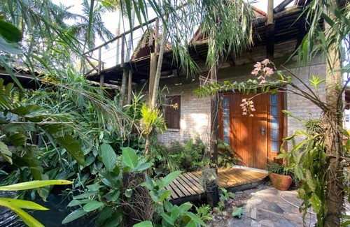 Florianopolis House | Eco-Friendly Suíte Houmaia with Hot Tub & Pet Welcome