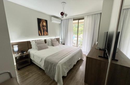Camorim Hotel | Elegant Suite at Via Premiere Apart Hotel with Breakfast Included
