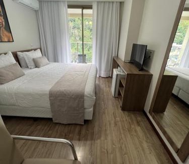 Camorim Hotel | Elegant Suite at Via Premiere Apart Hotel with Breakfast Included