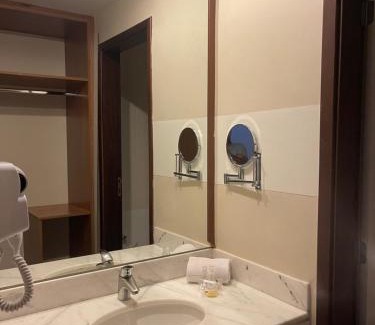 Bauru Apartment | Premium Suite at Metropolitan Square Hotel with Pool & Hot Tub