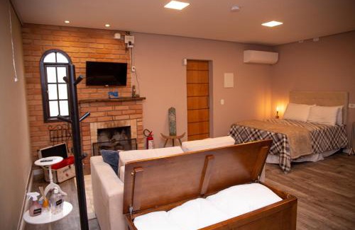 Loteamento Jardim Veu da Noiva House | Indulge in Suíte Syrah with Ofurô & Hot Tub Luxury