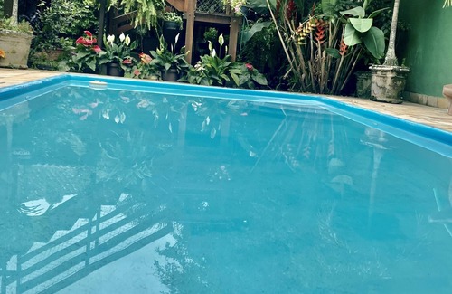 Verolme Apartment | Cozy Suites with Pool Access Near the Beach