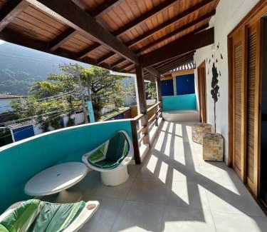 Praia de Barequecaba House | Explore Suítes Dona Onça Beach House with Oceanfront Views