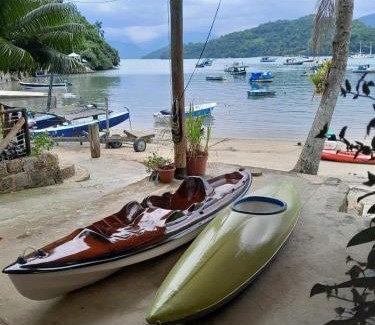 Paraty Ski Chalet | Relaxing Suites Jardim a Beira Mar for Family Getaways
