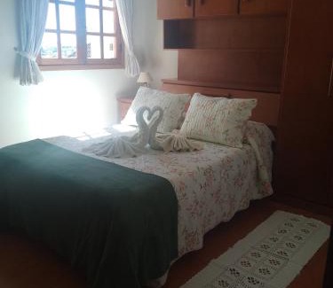 Abernessia House | Cozy Suites Aconchego: Family-Friendly Getaway in Campos