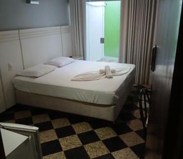 Patos de Minas House | Ideal Seasonal Rooms with Breakfast and Pet-Friendly Perks