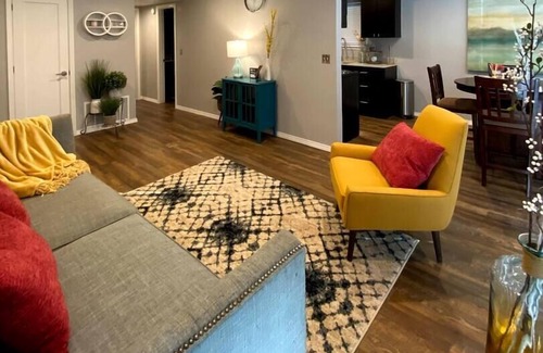 Norman Apartment | Comfortable 2-Bedroom Near Campus with Spa & Breakfast