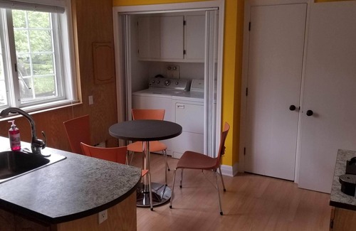 Montcalm Condo | Spacious Downtown Condo with Breakfast & Child-Friendly Amenities