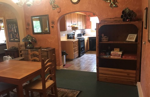 St. Ignatius House | SU CASA: Pet-Friendly Retreat by Mission Mountains
