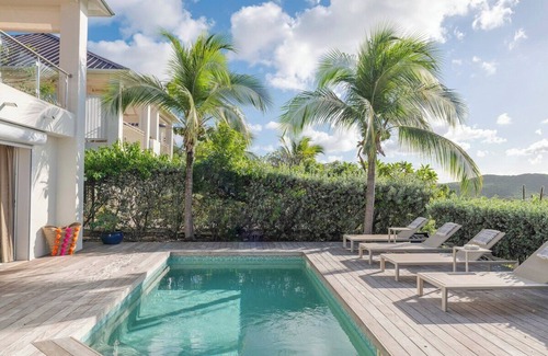 La Savane Villa | Seafront Retreat with Sunset Views & Pet-Friendly Comfort