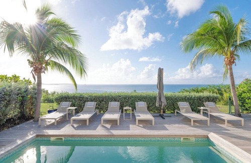La Savane Villa | Seafront Retreat with Sunset Views & Pet-Friendly Comfort