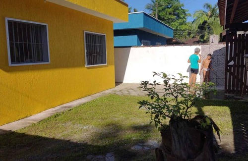 Balneario Mogiano House | Experience Oceanfront Bliss at Sua Casa no Litoral