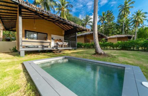 Chaloklum House | Exotic Suan Residence Bungalows with Private Ocean Pool