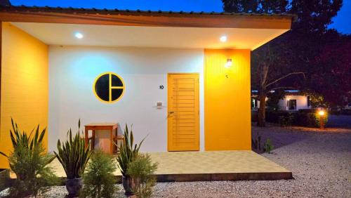 Don Sak House | Family-Friendly Suanvadee Resort with 8.9/10 Rating