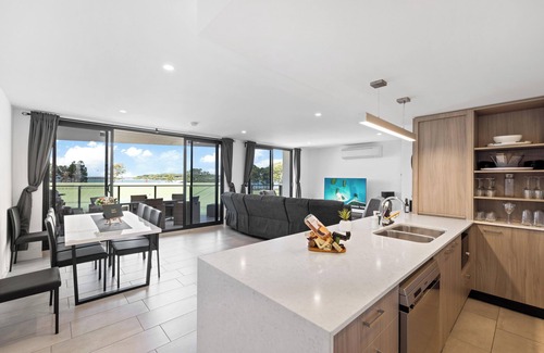 Bellara Apartment | Indulge in a Sub-Penthouse with Breathtaking Water Views